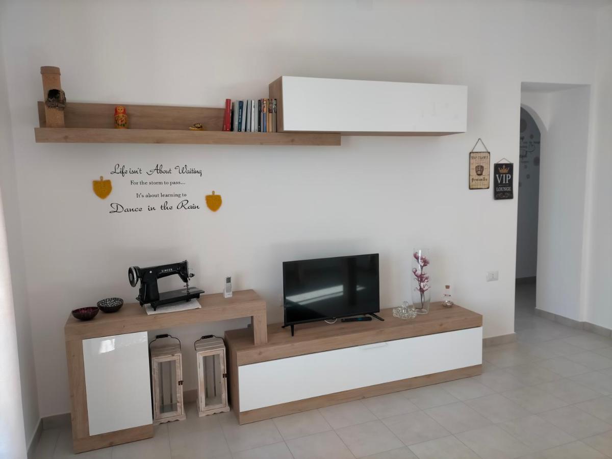 Holiday House Chiara SantʼAntìoco Exterior foto