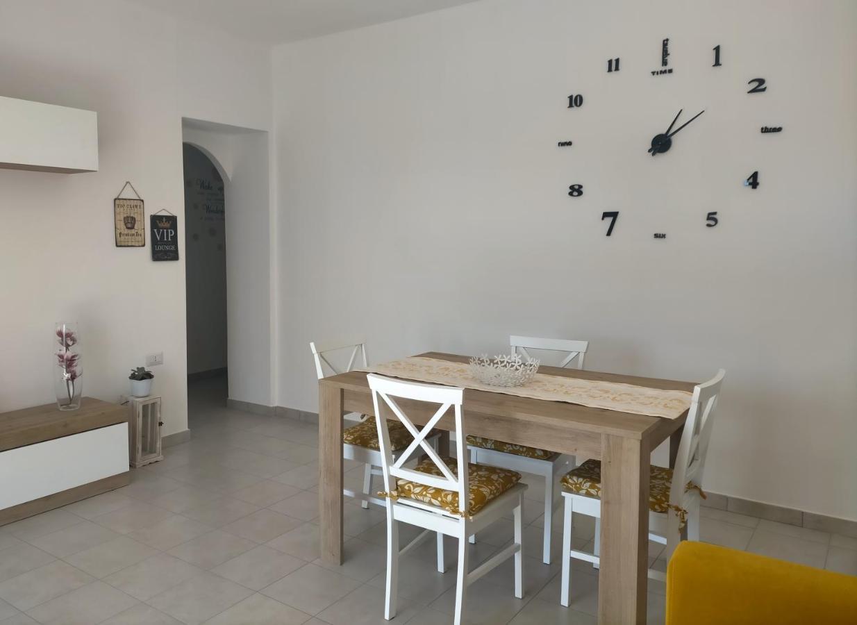 Holiday House Chiara SantʼAntìoco Exterior foto