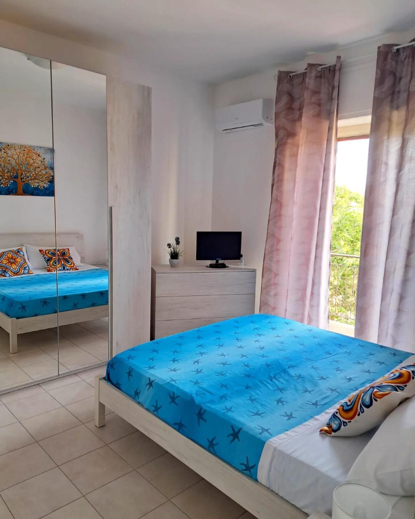 Holiday House Chiara SantʼAntìoco Exterior foto